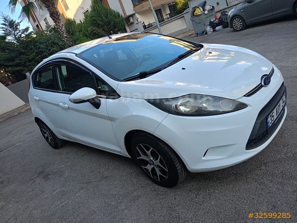 ACİL Öğretmenden Ford Fiesta 1.4 TDCi Trend 2010 Model 