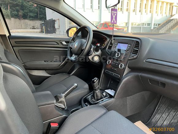 Sahibinden Renault Megane 1.3 TCe Joy 2022 Model