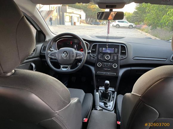 Sahibinden Renault Megane 1.3 TCe Joy 2022 Model