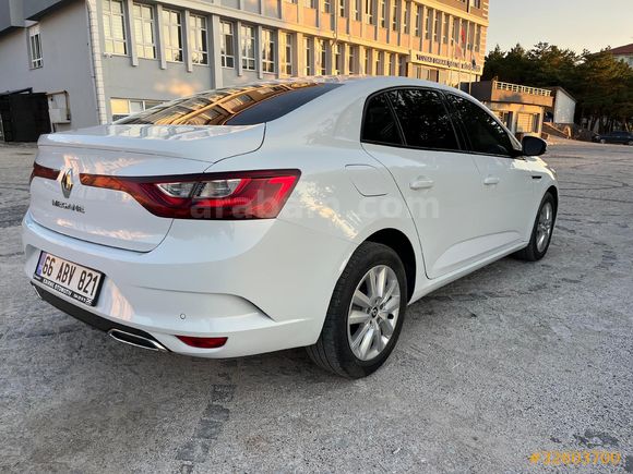Sahibinden Renault Megane 1.3 TCe Joy 2022 Model