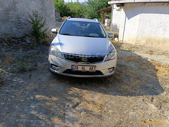 Sahibinden Kia Ceed 1.6 CRDi Cool SW 2011 Model