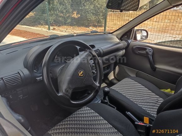 TEMİZ  AİLE ARABASI CORSA