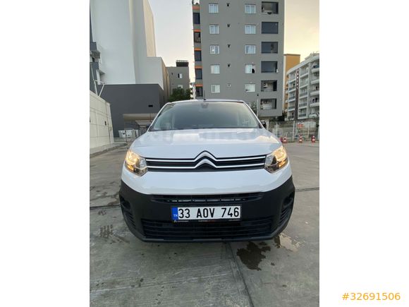 SAHİBİNDEN MUAYENE YENİ 12 bin KM DE Citroen Berlingo 1.5 BlueHDI FEEL EAT8 