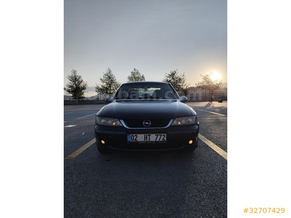 Opel Vectra 1.6 Acil