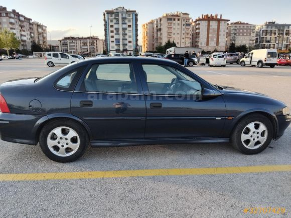 Opel Vectra 1.6 Acil