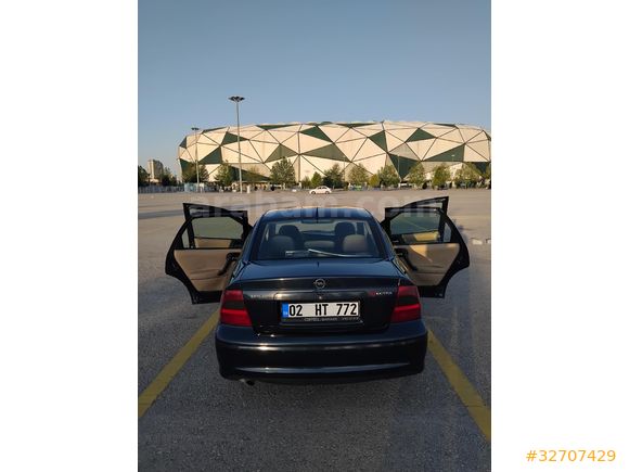 Opel Vectra 1.6 Acil
