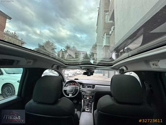 SERVİS Bakımlı Full+Full Panoramik Cam Tavanlı 508SW AileArabası