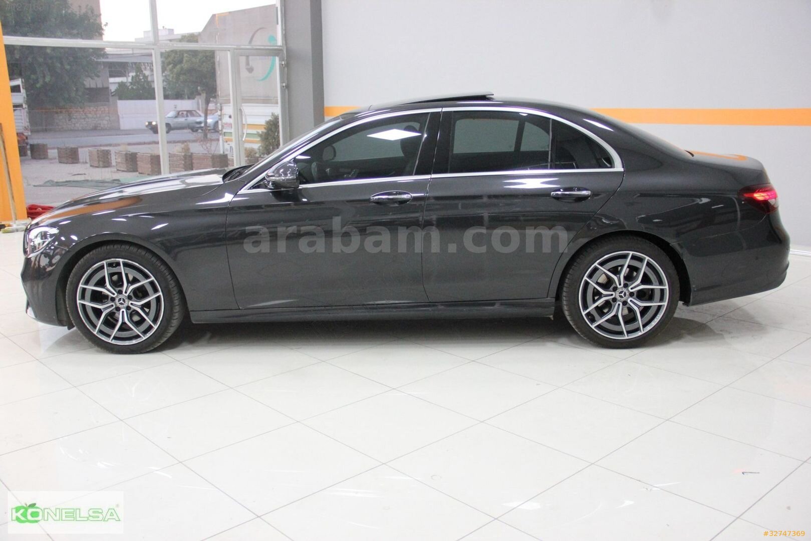 Galeriden Mercedes - Benz E 200 d AMG 2022 Model Konya 54.000 km Siyah 3
