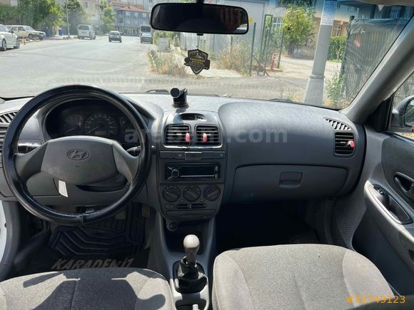 Sahibinden Hyundai Accent 1.5 CRDi GLS 2003 Model 