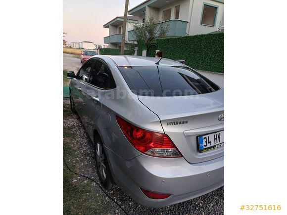 Sahibinden Hyundai Accent Blue 1.6 CRDI Mode Plus 2012 Model Değişensiz