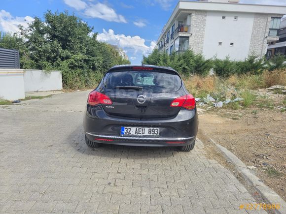 Kazasız-Boyasız-Değişensiz Opel Astra 1.6 Edition 2015 Model
