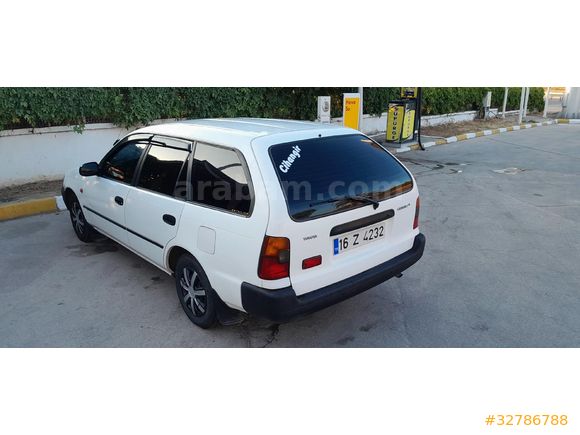 fabrikasyon KLİMALI 1.3 corolla temiz kullanılmış aile aracıdır