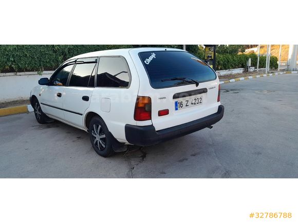 fabrikasyon KLİMALI 1.3 corolla temiz kullanılmış aile aracıdır