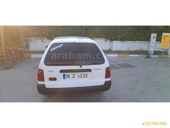 fabrikasyon KLİMALI 1.3 corolla temiz kullanılmış aile aracıdır