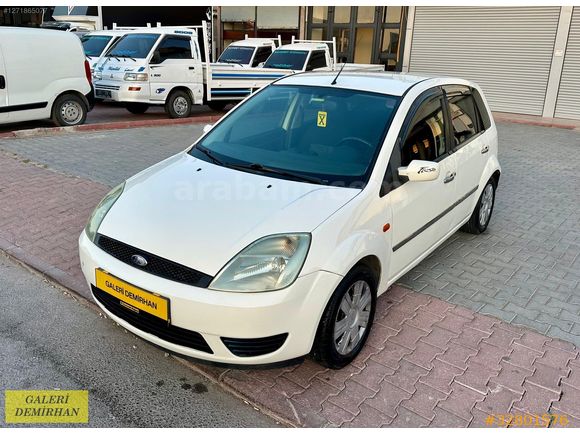 2004 MODEL DİZEL FİESTA DEĞİŞENSİZ