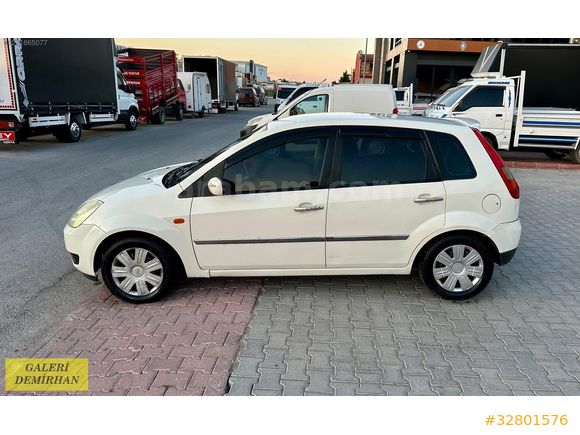 2004 MODEL DİZEL FİESTA DEĞİŞENSİZ