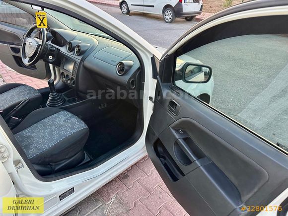 2004 MODEL DİZEL FİESTA DEĞİŞENSİZ