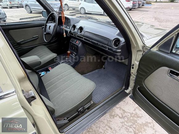 MEGA OTOMOTİV'DEN 1983 MODEL OTOMATİK W123 230E..KLİMALI