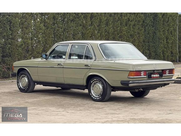 MEGA OTOMOTİV'DEN 1983 MODEL OTOMATİK W123 230E..KLİMALI