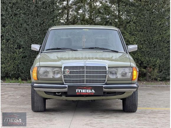 MEGA OTOMOTİV'DEN 1983 MODEL OTOMATİK W123 230E..KLİMALI