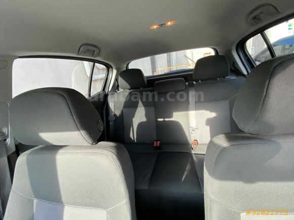 Opel Astra 1.3 CDTI Essentia Konfor 2011 Model