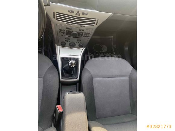 Opel Astra 1.3 CDTI Essentia Konfor 2011 Model