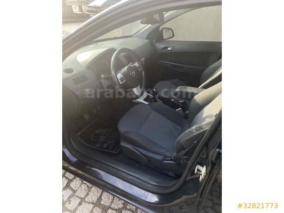 Opel Astra 1.3 CDTI Essentia Konfor 2011 Model