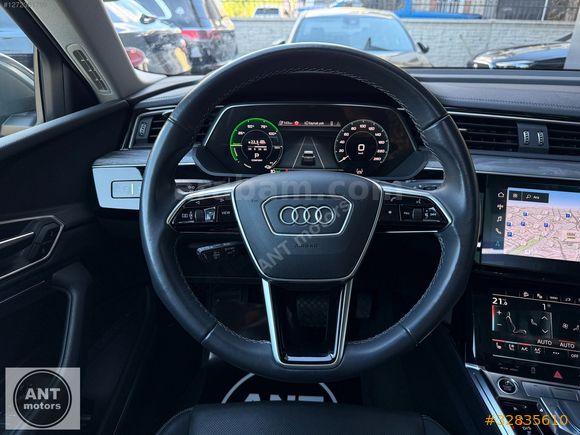 HATASIZ BAYİ 2024 ÇIKIŞ AUDI Q8 e-TRON SPORTBACK 55 QUATTRO FUL