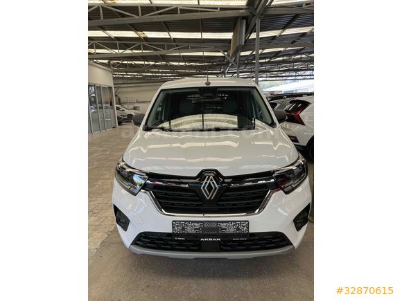 Sahibinden Renault Kangoo 1.5 BlueDCI L2 Equilibre 2025 Model 
