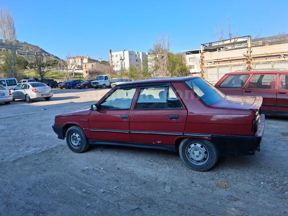 Galeriden Renault R 9 1.4 Broadway 1996 Model İzmir