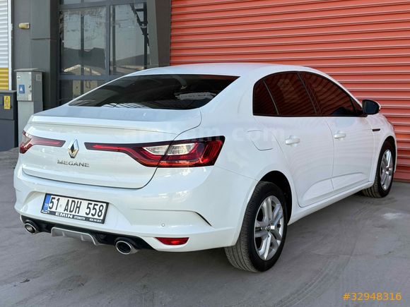 HATASIZ BOYASIZ SEDEFLİ BEYAZ 90 BİN KM