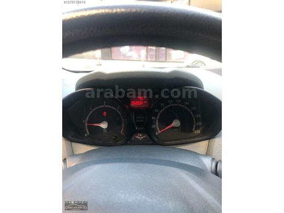 Temiz bakımlı aile aracı