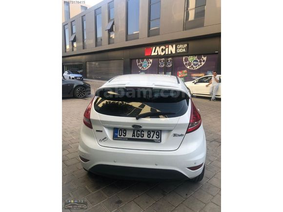Temiz bakımlı aile aracı