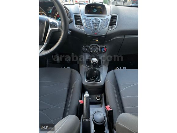 2015 FORD FİESTA TREND X.. BAKIMLI ARAÇ