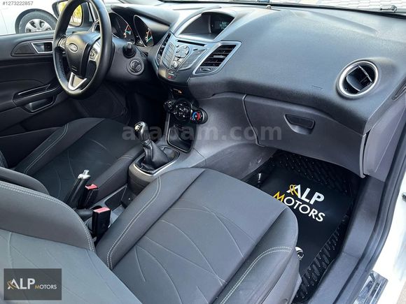 2015 FORD FİESTA TREND X.. BAKIMLI ARAÇ