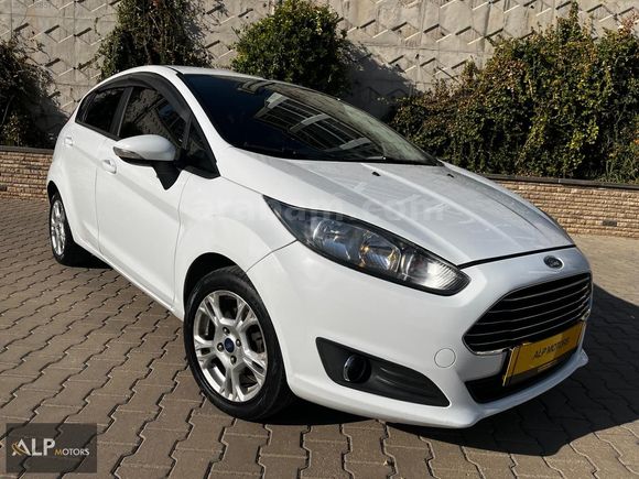 2015 FORD FİESTA TREND X.. BAKIMLI ARAÇ