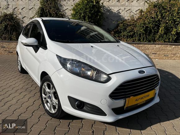 2015 FORD FİESTA TREND X.. BAKIMLI ARAÇ