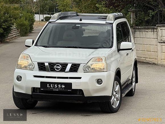 LUSSO GARAJ'dan NISSAN XTRAİL HATASIZ BOYASIZ TRAMERSİZ
