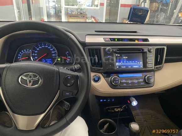 BAKIMLI Harika otomatik 4x4 RAV4