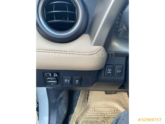 BAKIMLI Harika otomatik 4x4 RAV4