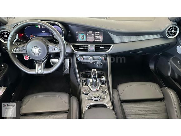 BAKIRCILAR'DAN ALFA ROMEO GİULİA QUADRİFOGLİO VERDE 2.9