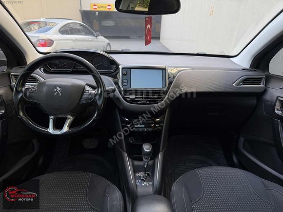 PEUGEOUT 208 EAT6 TAM OTOMATİK VİTES 110 hp OTOMATİK PARK