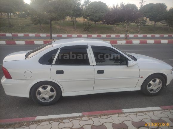 Opel Vectra 1.6 comfort  2000  kitapçıkları duruyor
