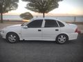 Opel Vectra 1.6 comfort  2000  kitapçıkları duruyor