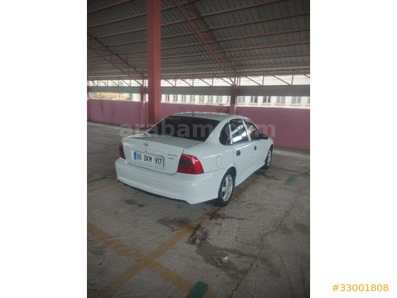 Opel Vectra 1.6 comfort  2000  kitapçıkları duruyor