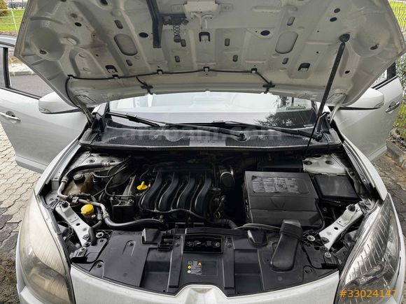 OTOMATİK MEGANE 3 AĞIR BAKIMLI  MUAYENELİ EKSPERLİ 
