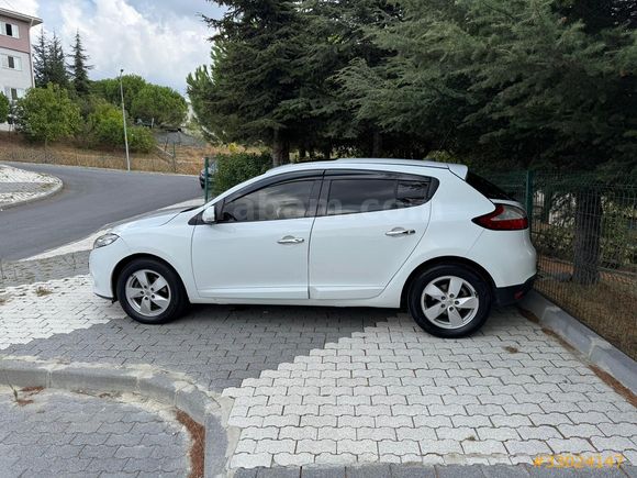 OTOMATİK MEGANE 3 AĞIR BAKIMLI  MUAYENELİ EKSPERLİ 