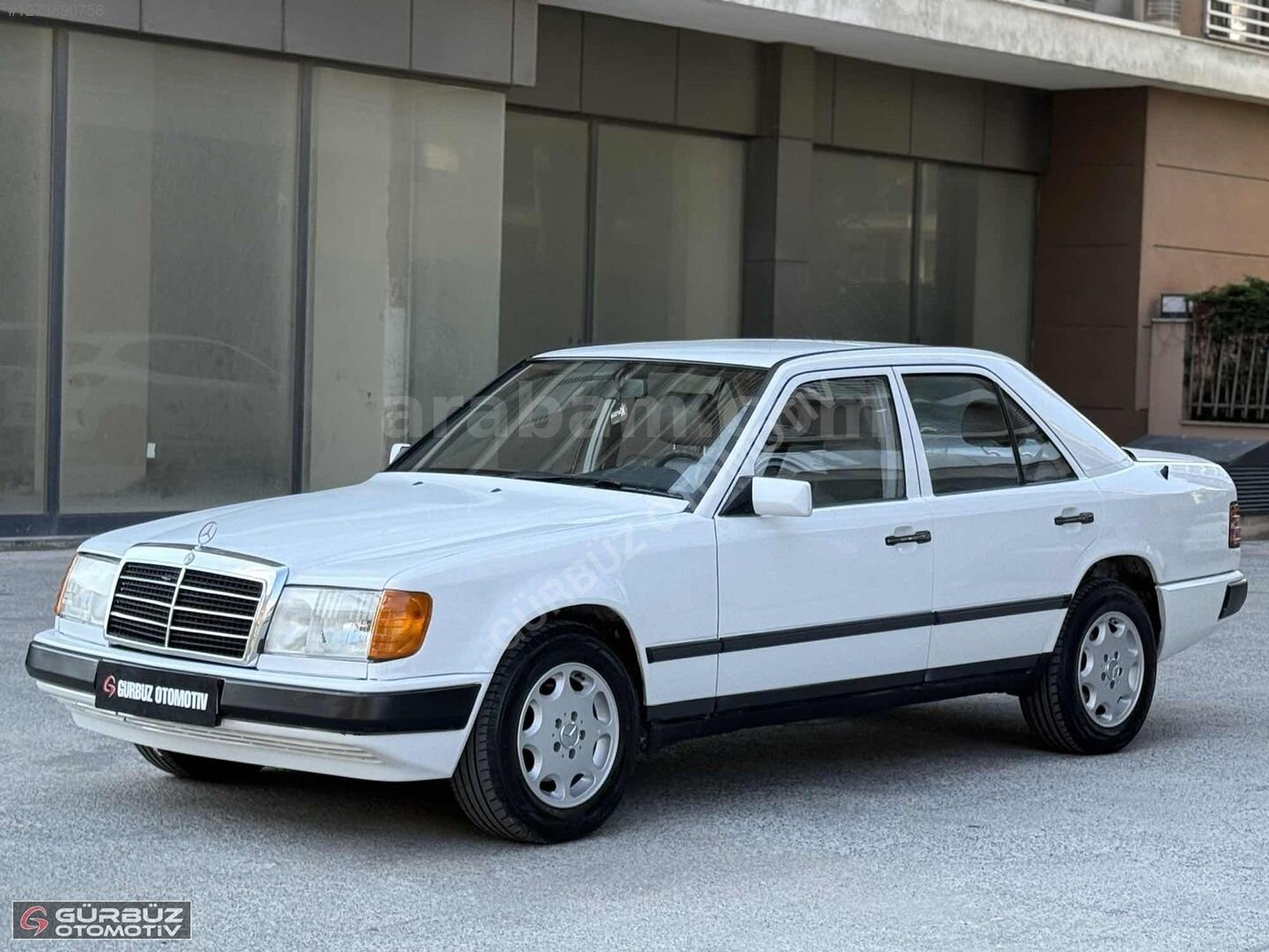 Galeriden Mercedes - Benz 250 D 1986 Model İstanbul 546.000 km Beyaz 1