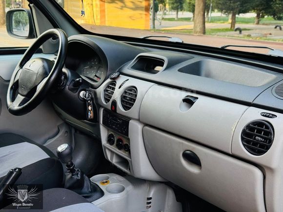 VİZYON'DAN 2005 KANGO 1.5 DCİ MULTİX KLİMALI ÇİFT SÜRGÜ