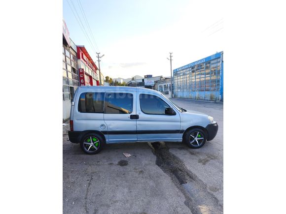 Galeriden Peugeot Partner 2.0 HDI 2004 Model Isparta